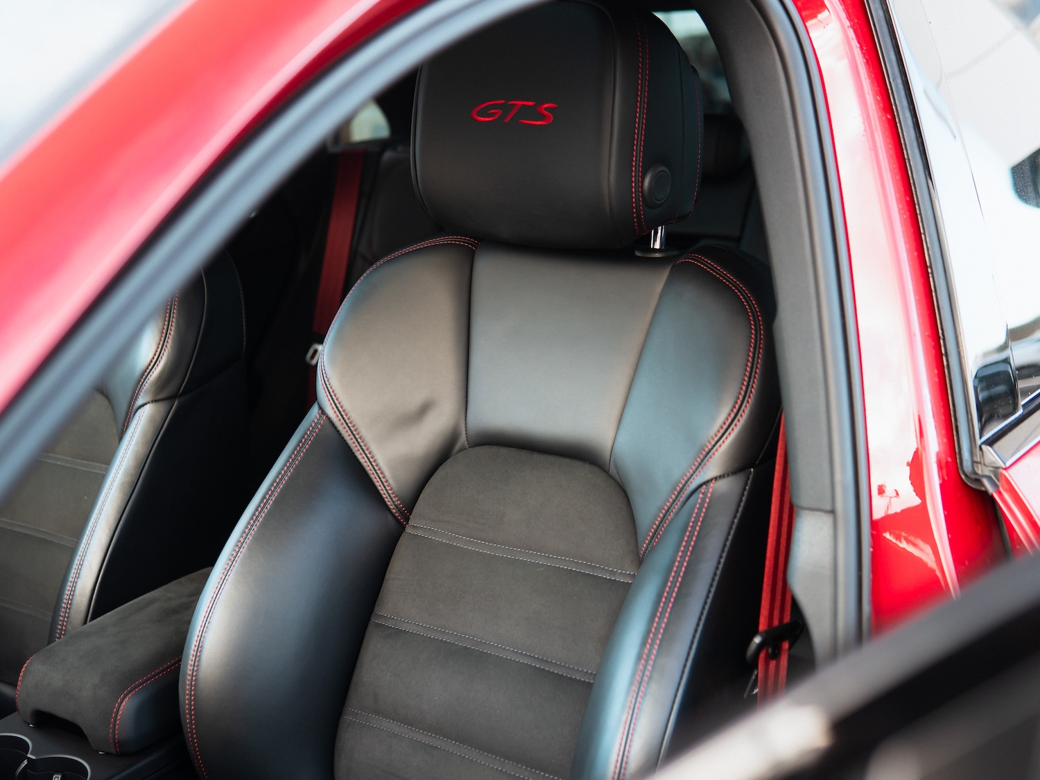 Used Porsche Macan 2023 for sale - 77026600: Photo 11