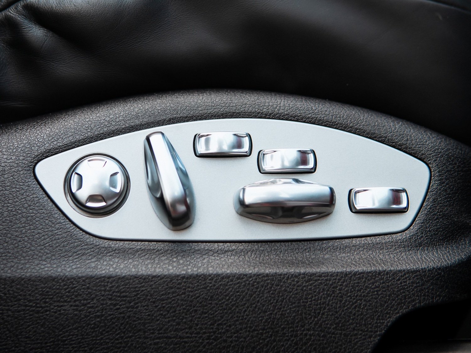 Used Porsche Macan 2023 for sale - 77026600: Photo 12