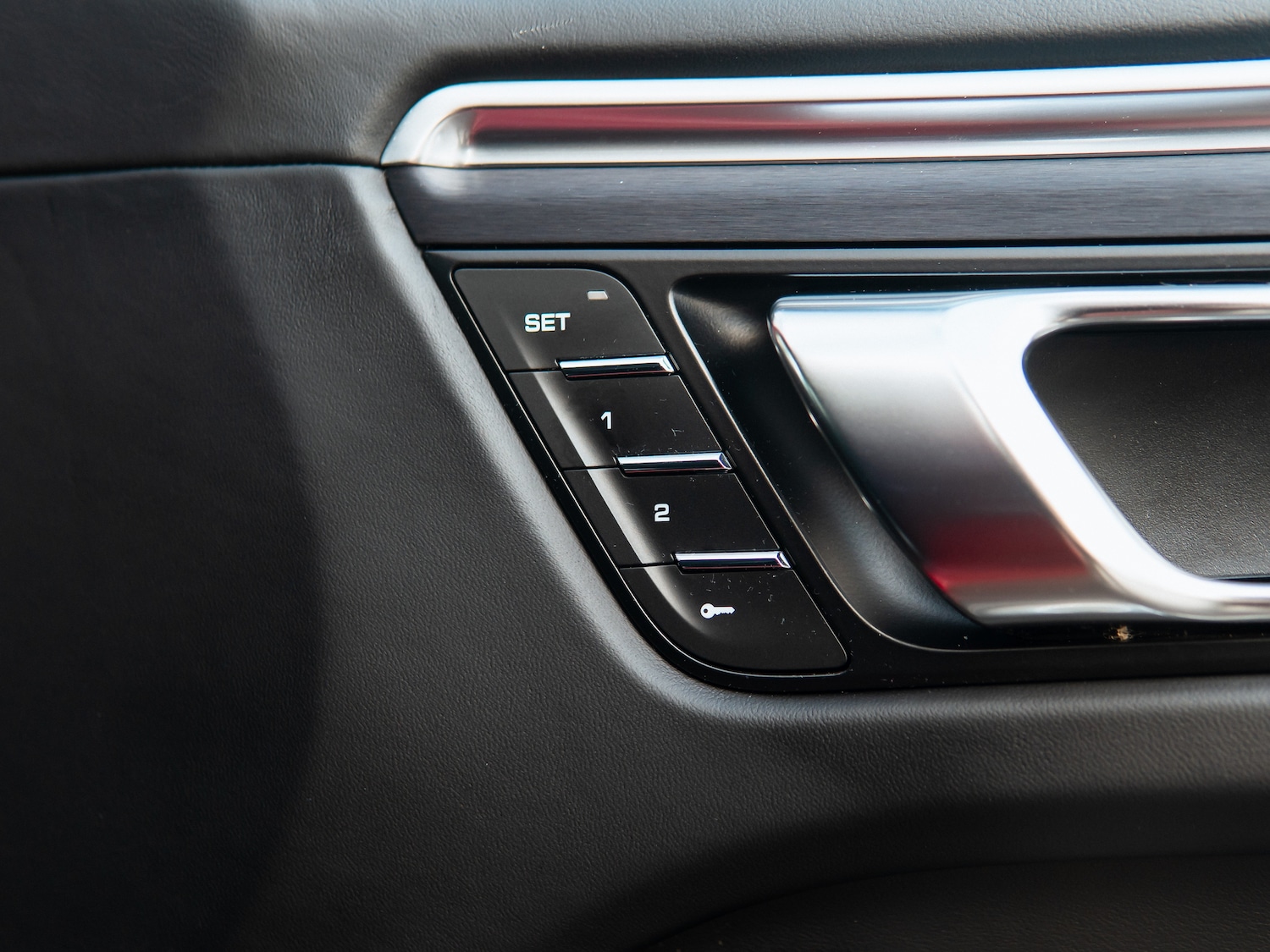 Used Porsche Macan 2023 for sale - 77026600: Photo 18