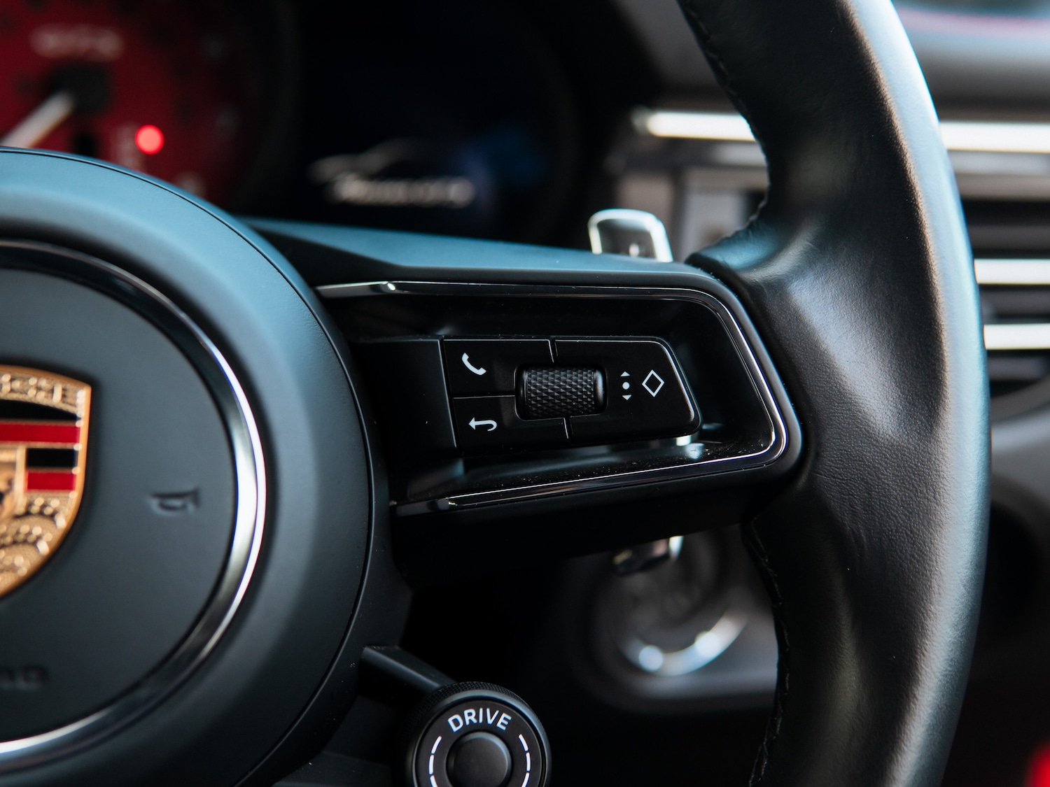 Used Porsche Macan 2023 for sale - 77026600: Photo 23