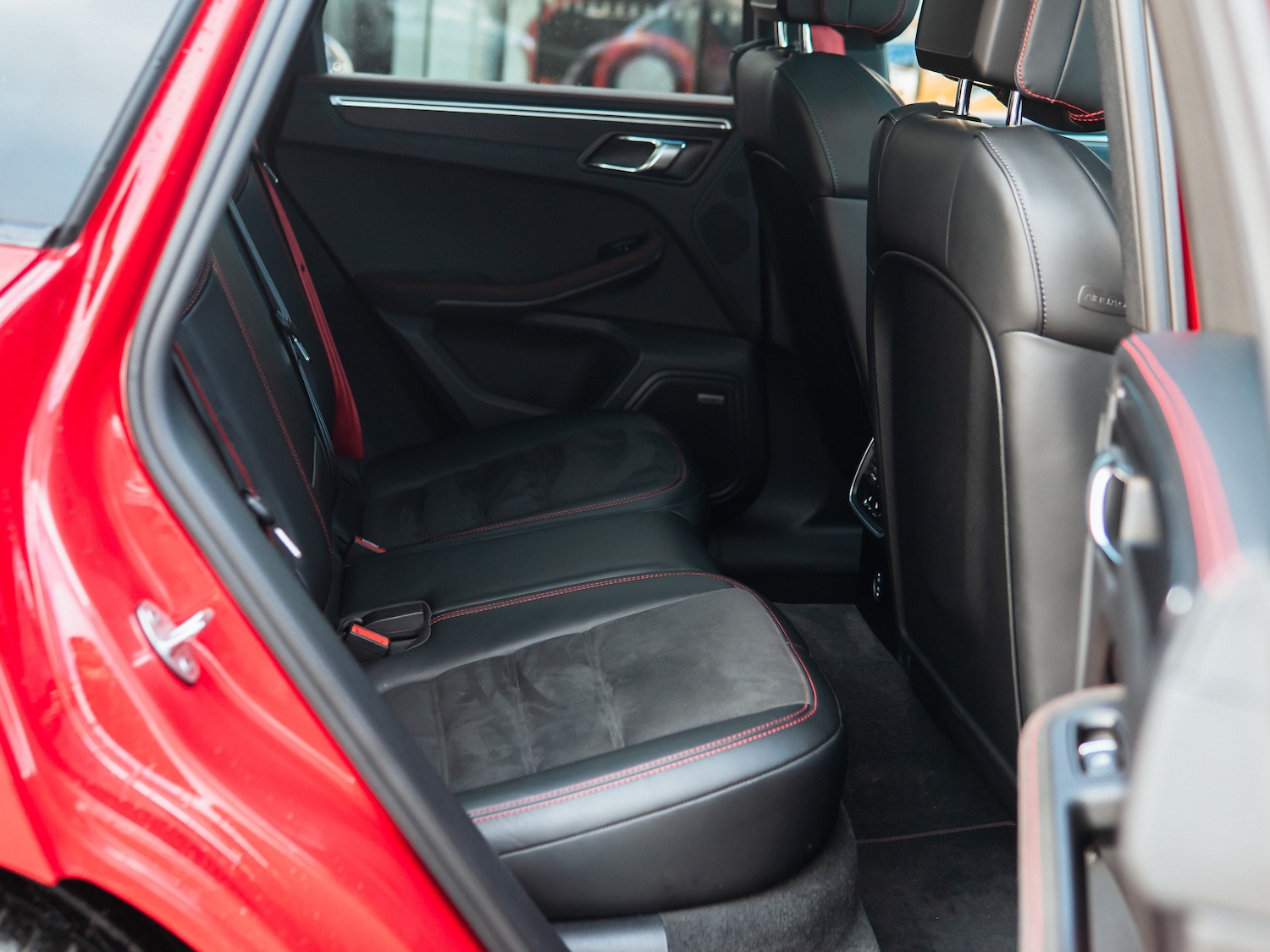 Used Porsche Macan 2023 for sale - 77026600: Photo 33