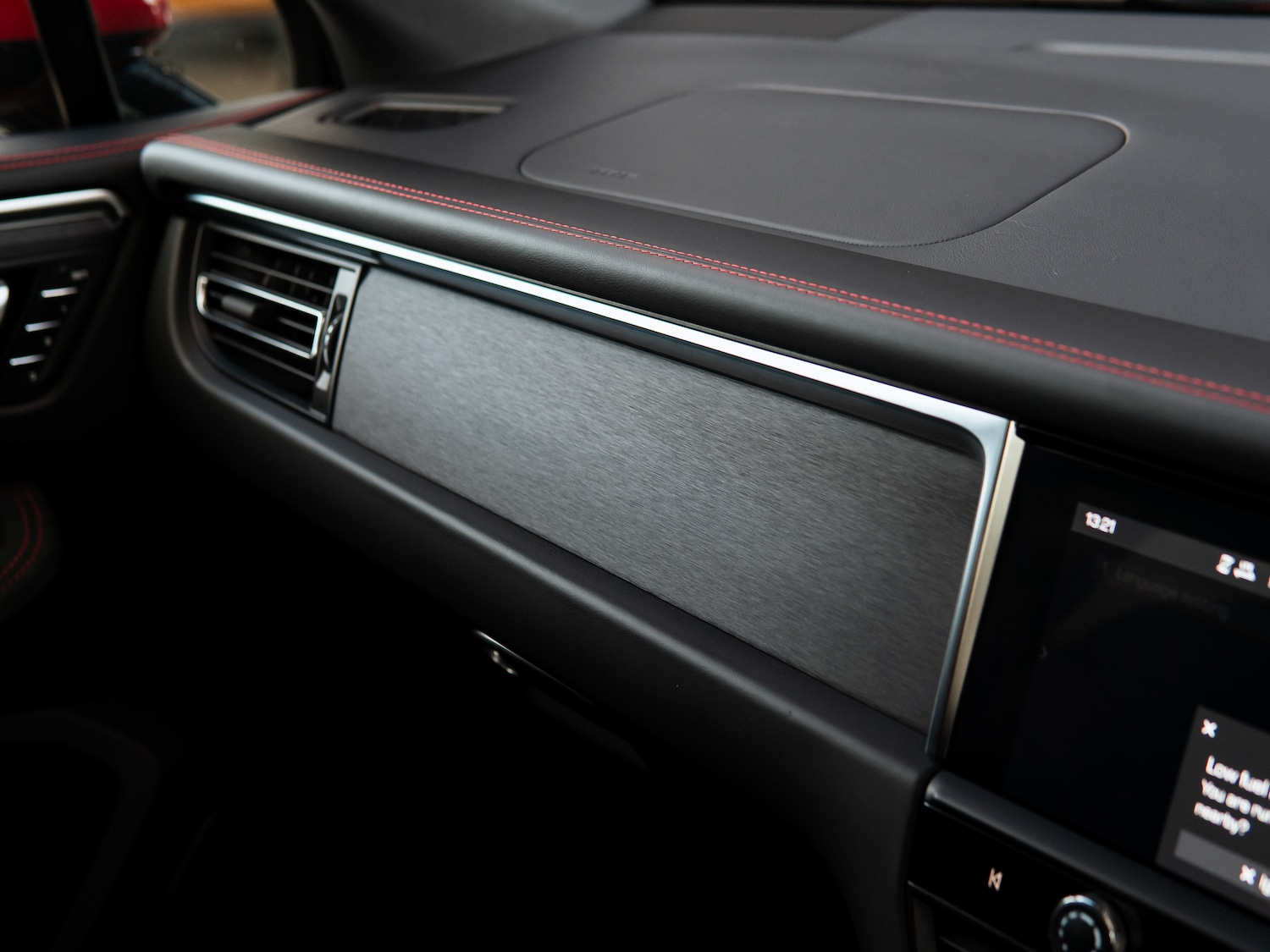 Used Porsche Macan 2023 for sale - 77026600: Photo 34