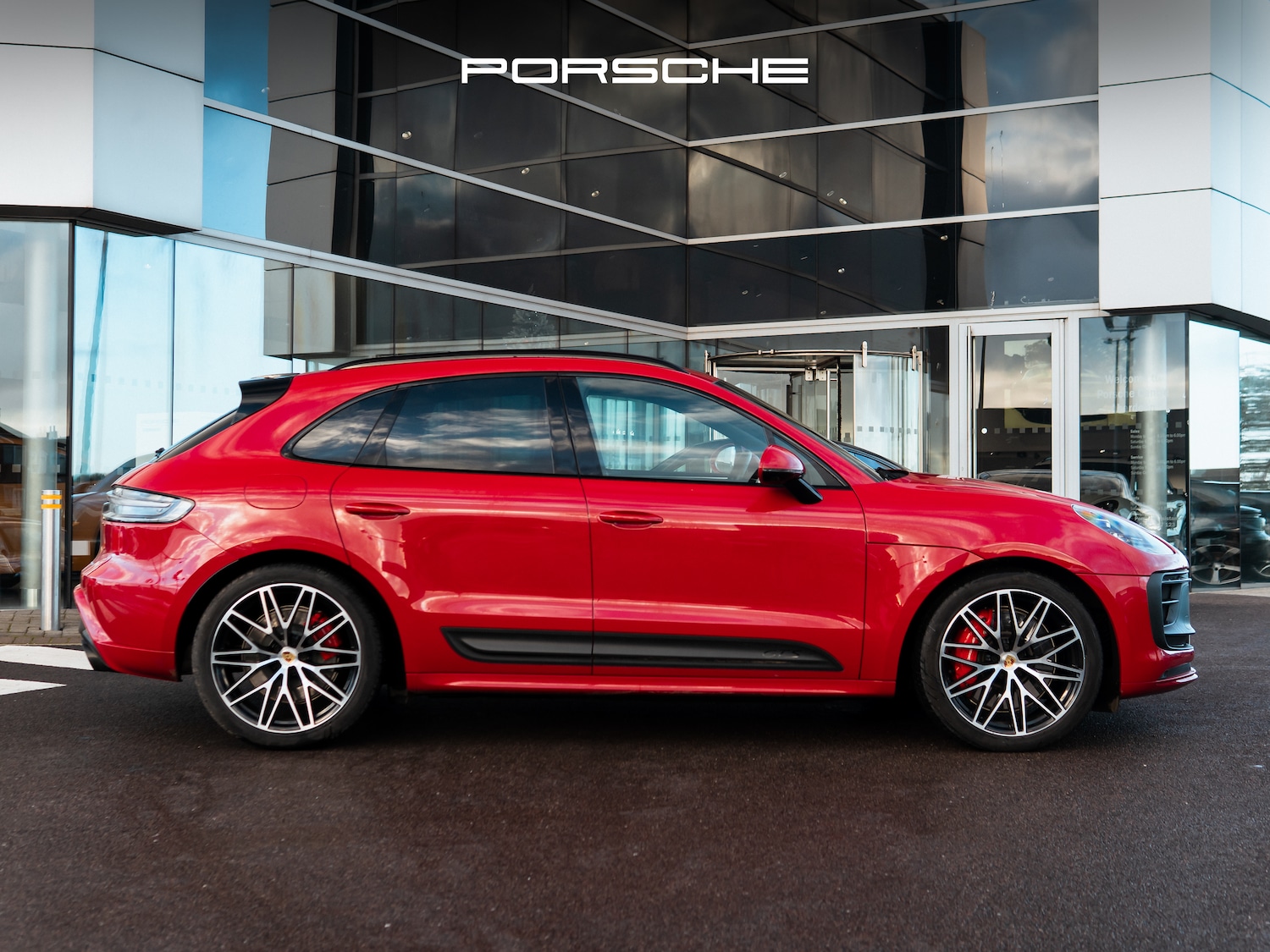 Used Porsche Macan 2023 for sale - 77026600: Photo 4