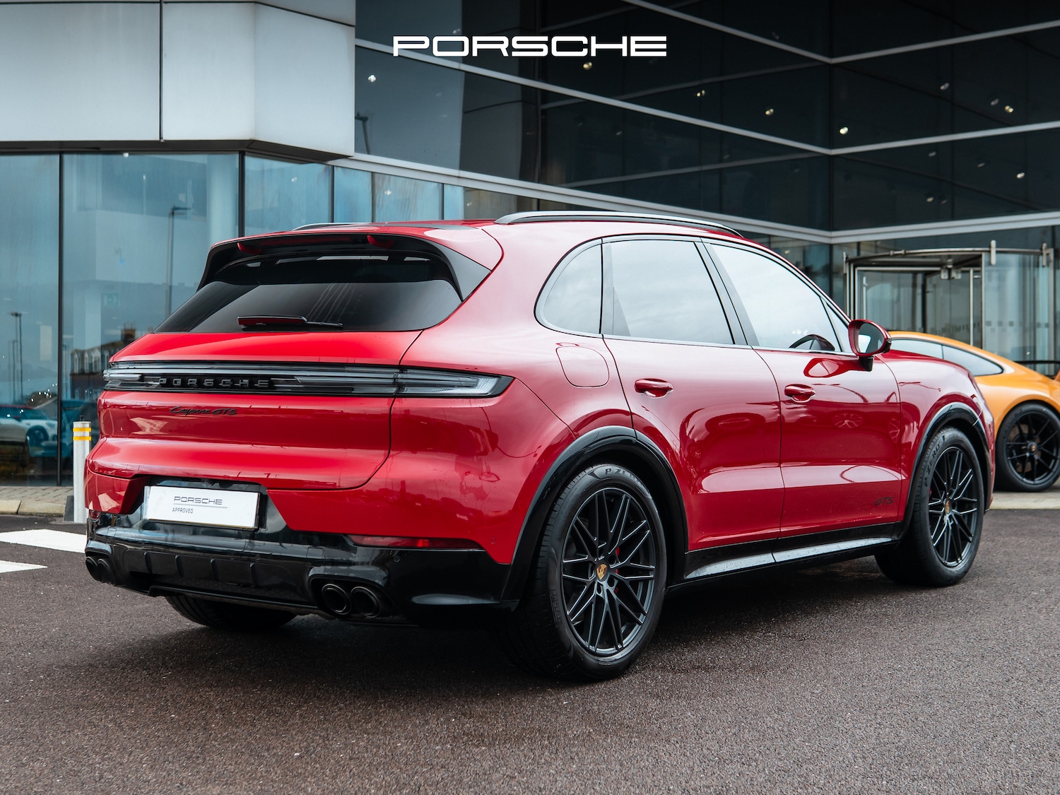 Used Porsche Cayenne 2024 for sale - 76469141: Photo 2