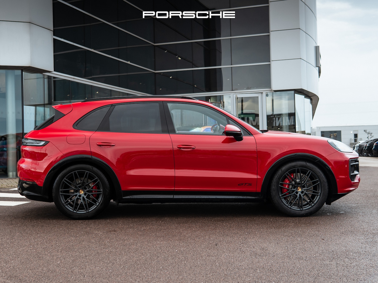 Used Porsche Cayenne 2024 for sale - 76469141: Photo 3