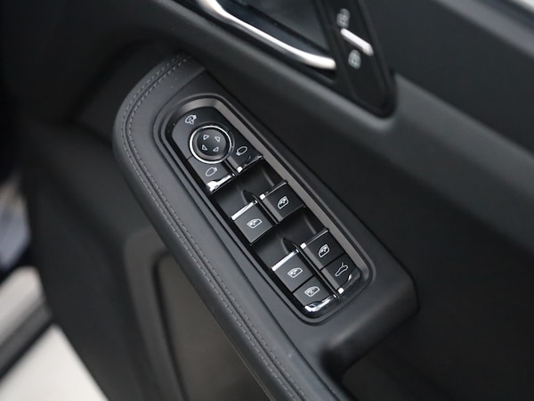 Used Porsche Macan 2022 for sale - 74869629: Photo 30