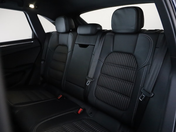 Used Porsche Macan 2022 for sale - 74869629: Photo 37