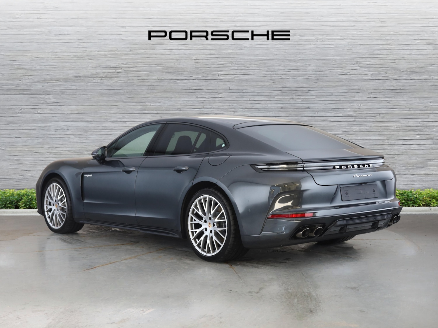 Used Porsche Panamera 2025 for sale - 77172403: Photo 2