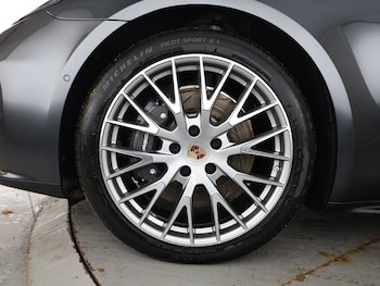 Used Porsche Panamera 2025 for sale - 77172403: Photo