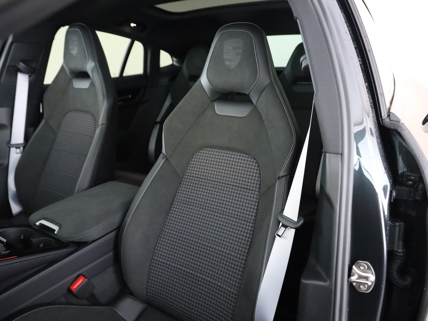 Used Porsche Panamera 2025 for sale - 77172403: Photo 9