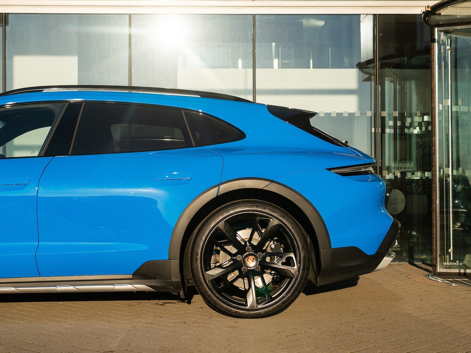 Used Porsche Taycan 2025 for sale - 77905640: Photo 13