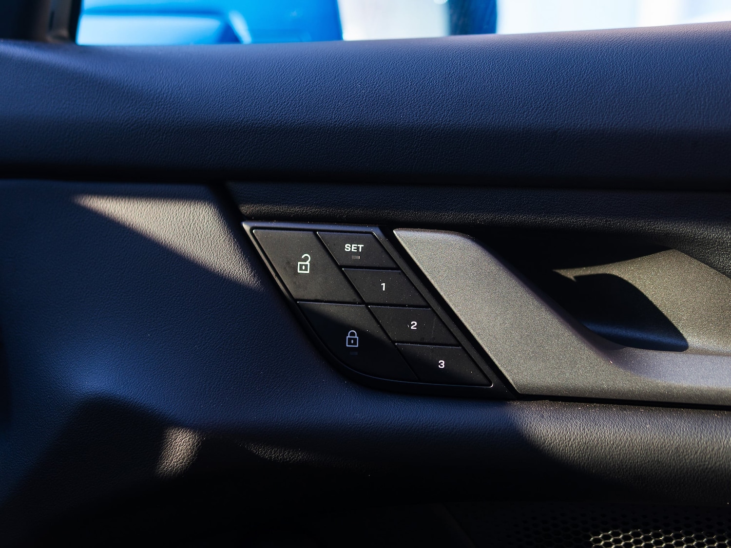 Used Porsche Taycan 2025 for sale - 77905640: Photo 24