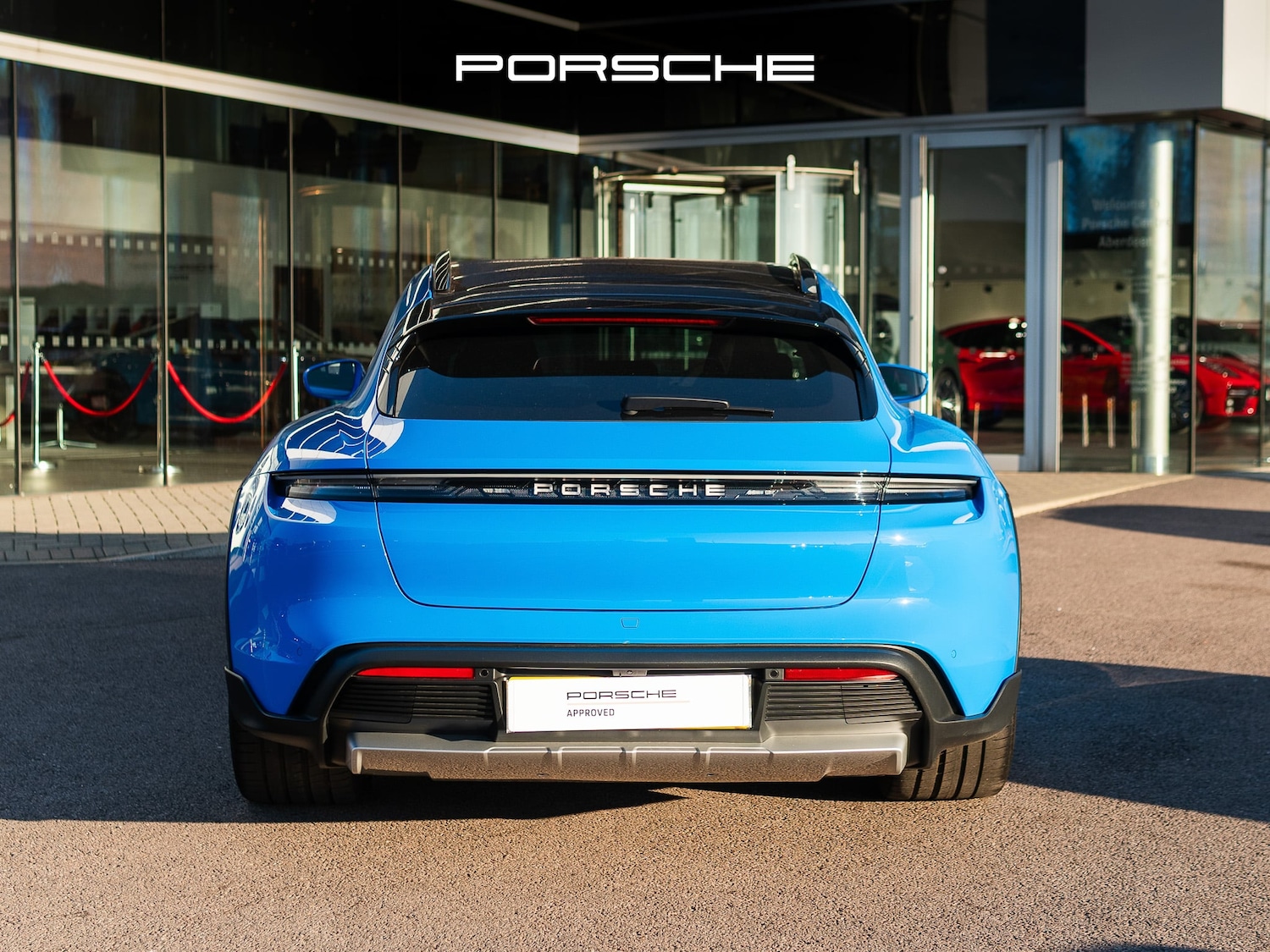 Used Porsche Taycan 2025 for sale - 77905640: Photo 4