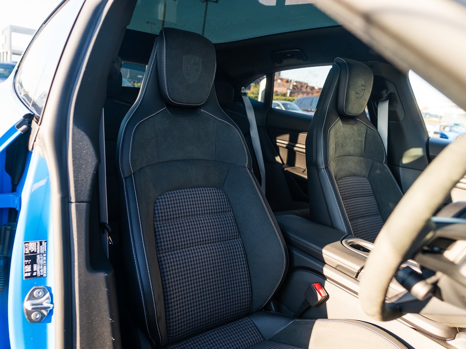 Used Porsche Taycan 2025 for sale - 77905640: Photo 8