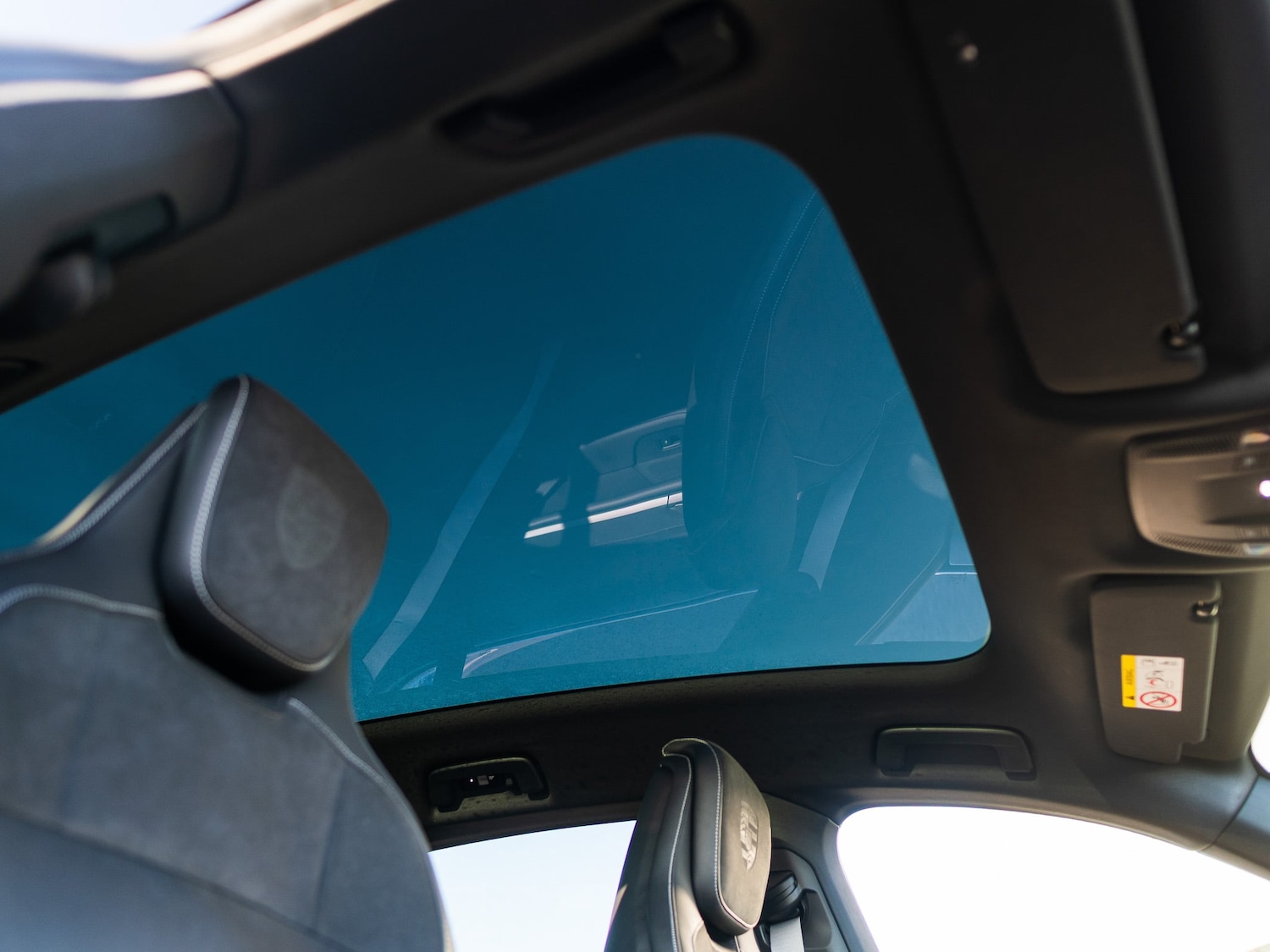 Used Porsche Taycan 2025 for sale - 77905640: Photo 9