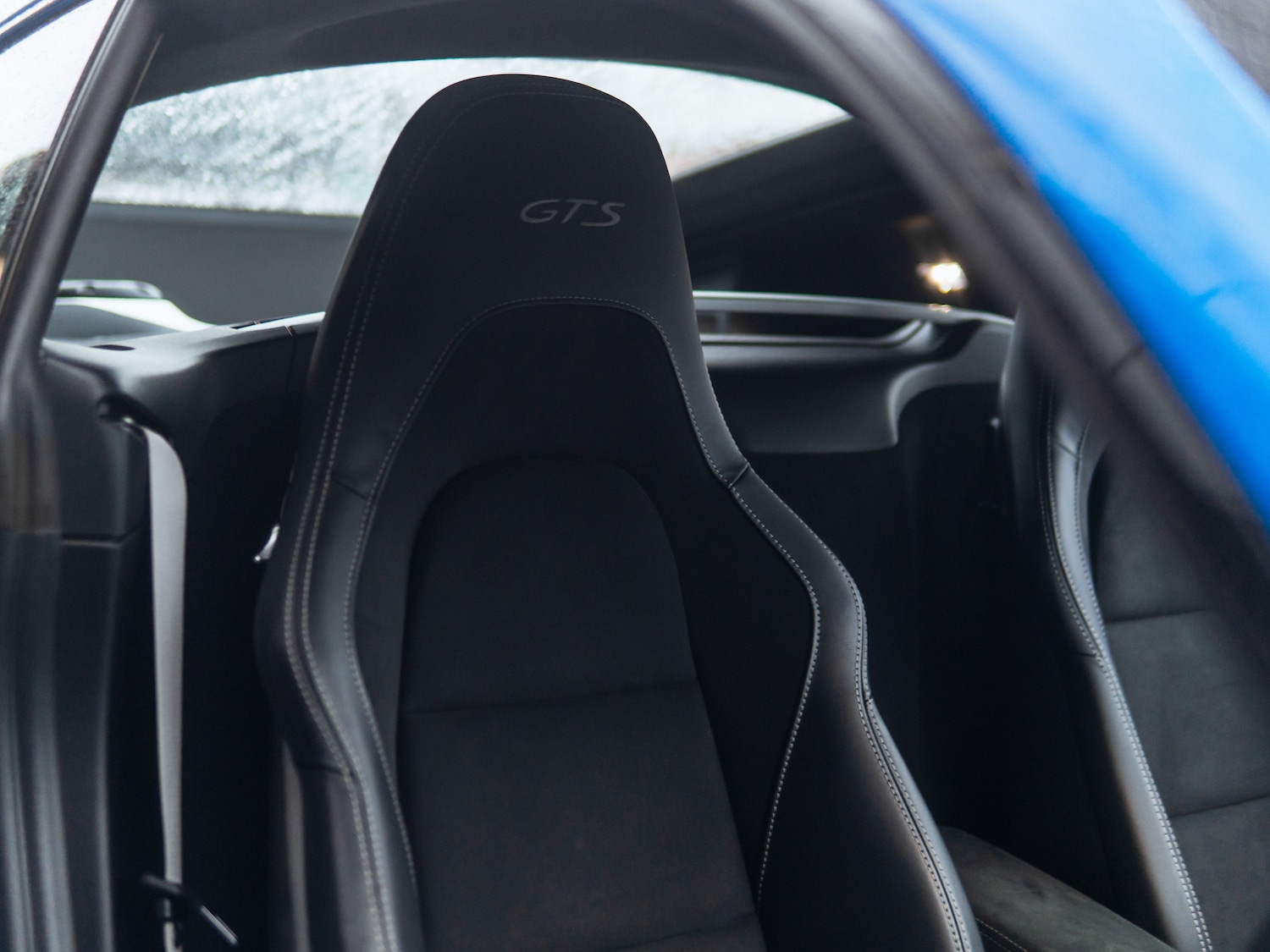 Used Porsche Cayman 2023 for sale - 77302161: Photo 16