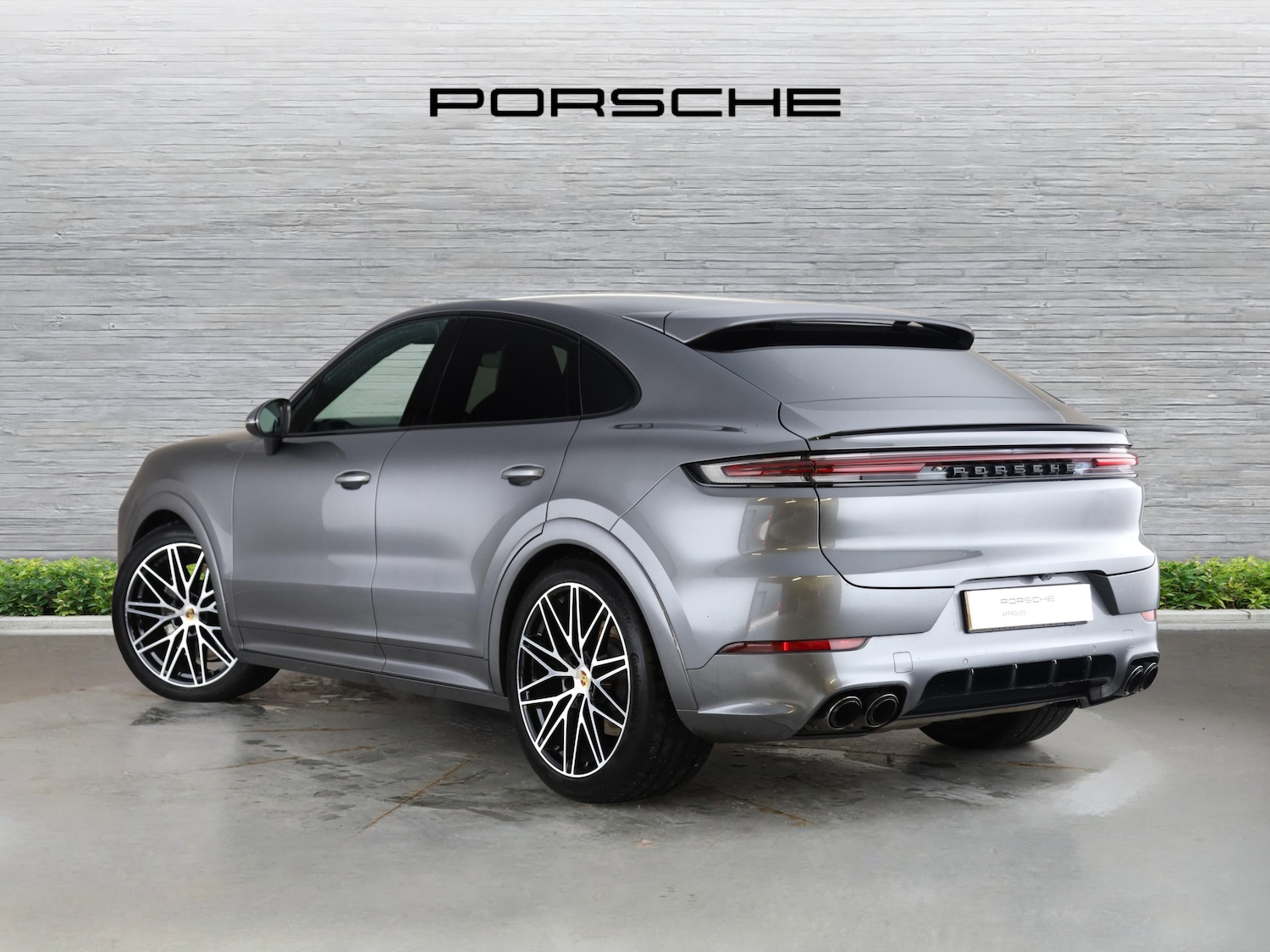 Used Porsche Cayenne 2023 for sale - 76162535: Photo 2