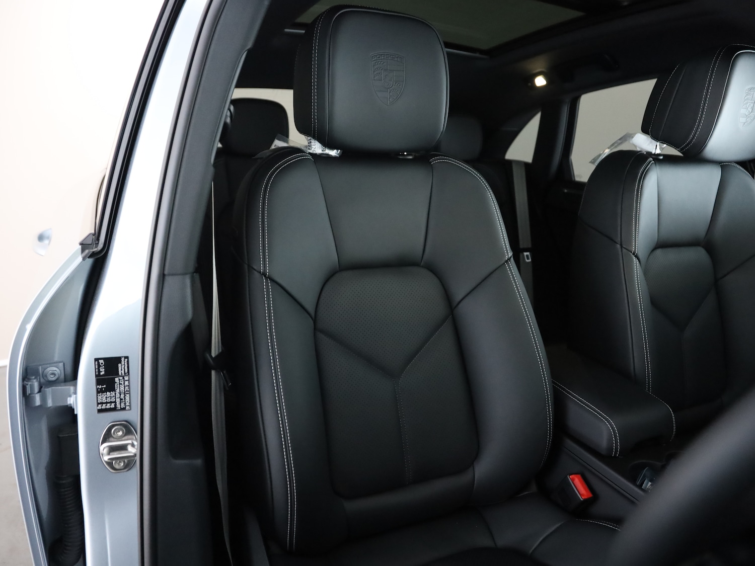 Used Porsche Macan 2025 for sale - 76279280: Photo 16