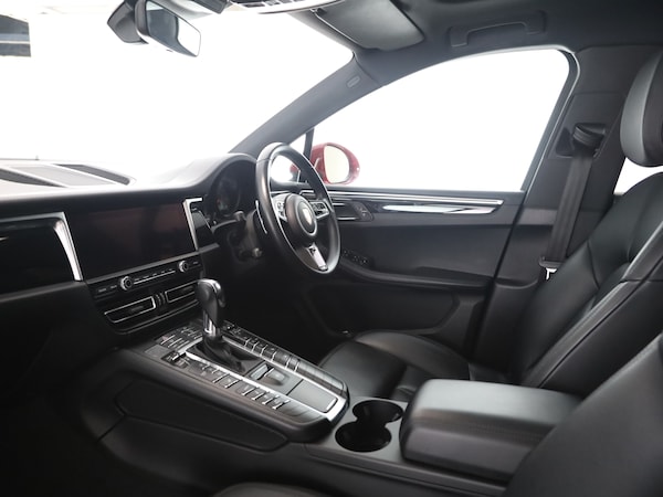Used Porsche Macan 2025 for sale - 75947091: Photo 11
