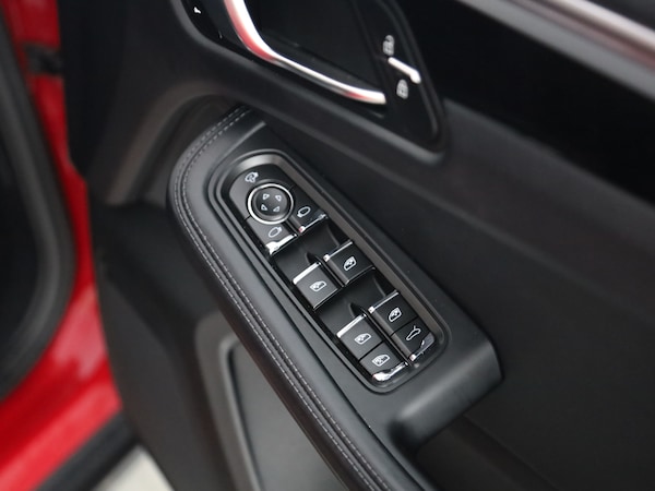 Used Porsche Macan 2025 for sale - 75947091: Photo 12