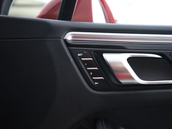 Used Porsche Macan 2025 for sale - 75947091: Photo 36
