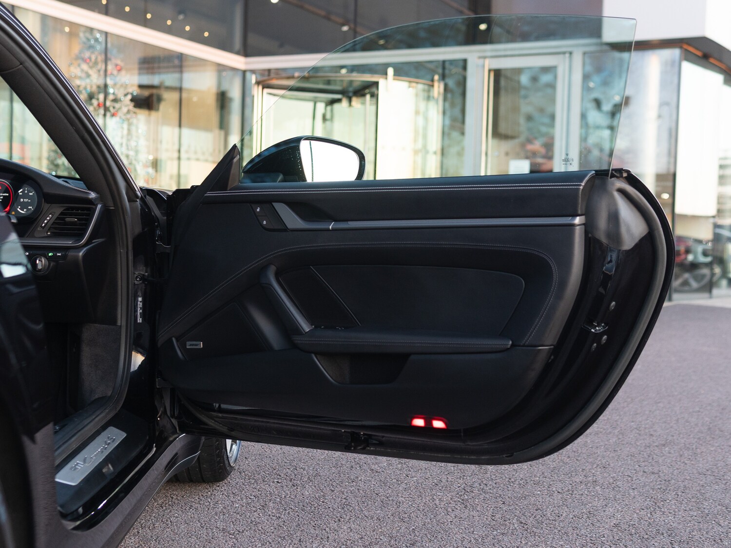 Used Porsche 911 2023 for sale - 75716833: Photo 43