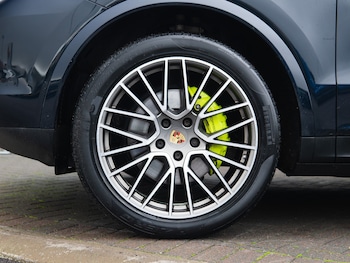 Used Porsche Cayenne 2022 for sale - 76627430: Photo