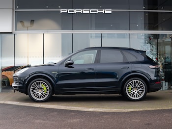 Used Porsche Cayenne 2022 for sale - 76627430: Photo