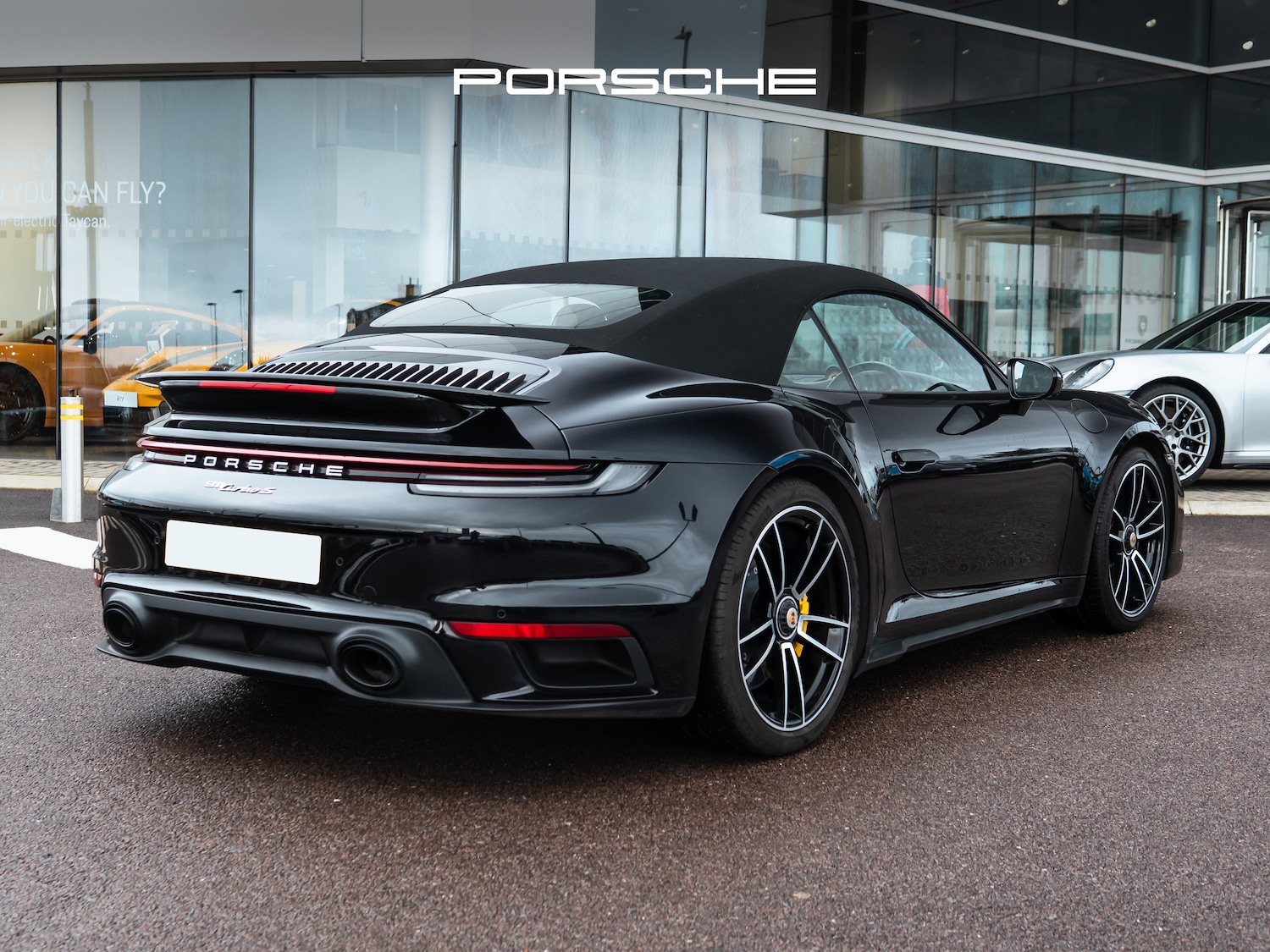 Used Porsche 911 2023 for sale - 77302155: Photo 2