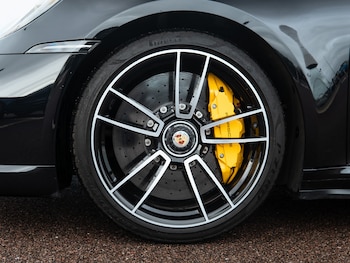 Used Porsche 911 2023 for sale - 77302155: Photo