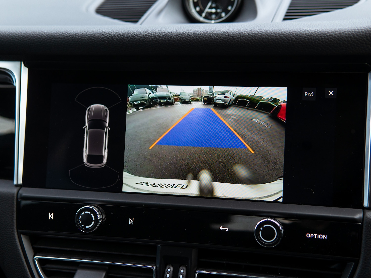 Used Porsche Macan 2023 for sale - 76508947: Photo 23