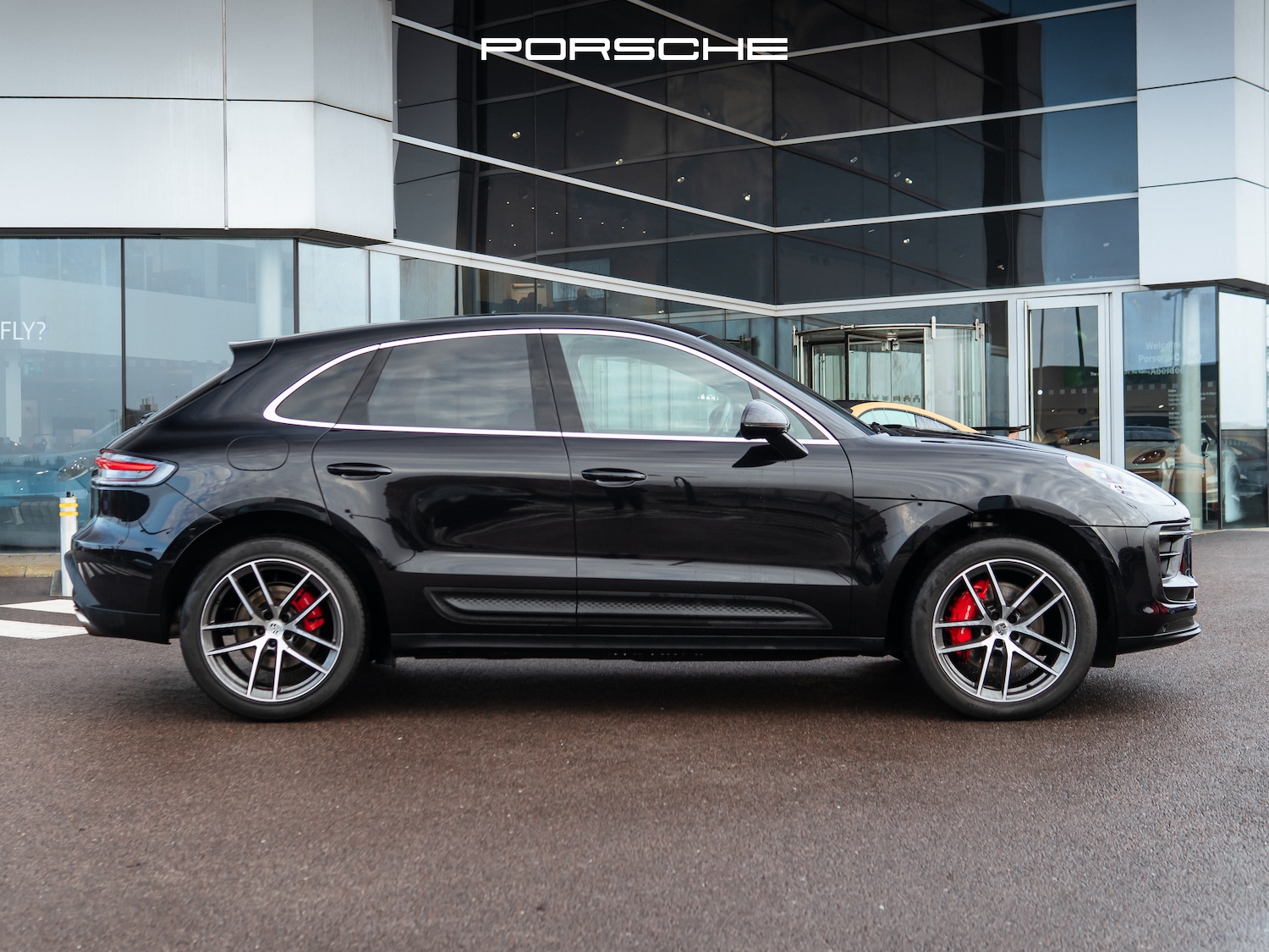 Used Porsche Macan 2023 for sale - 76508947: Photo 4