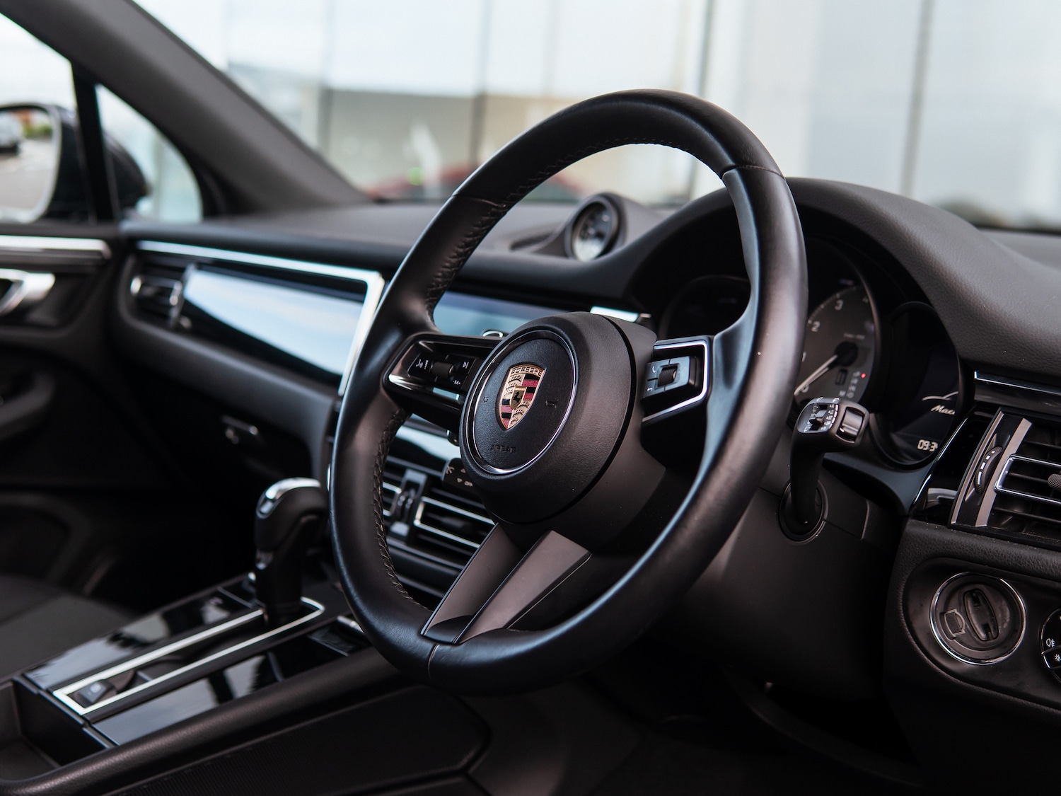 Used Porsche Macan 2023 for sale - 76508947: Photo 8