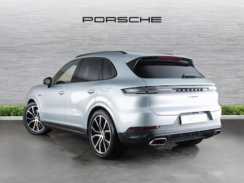 Used Porsche Cayenne 2024 for sale - 76884292: Photo