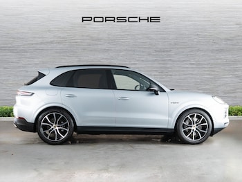 Used Porsche Cayenne 2024 for sale - 76884292: Photo