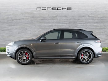 Used Porsche Cayenne 2023 for sale - 76627434: Photo