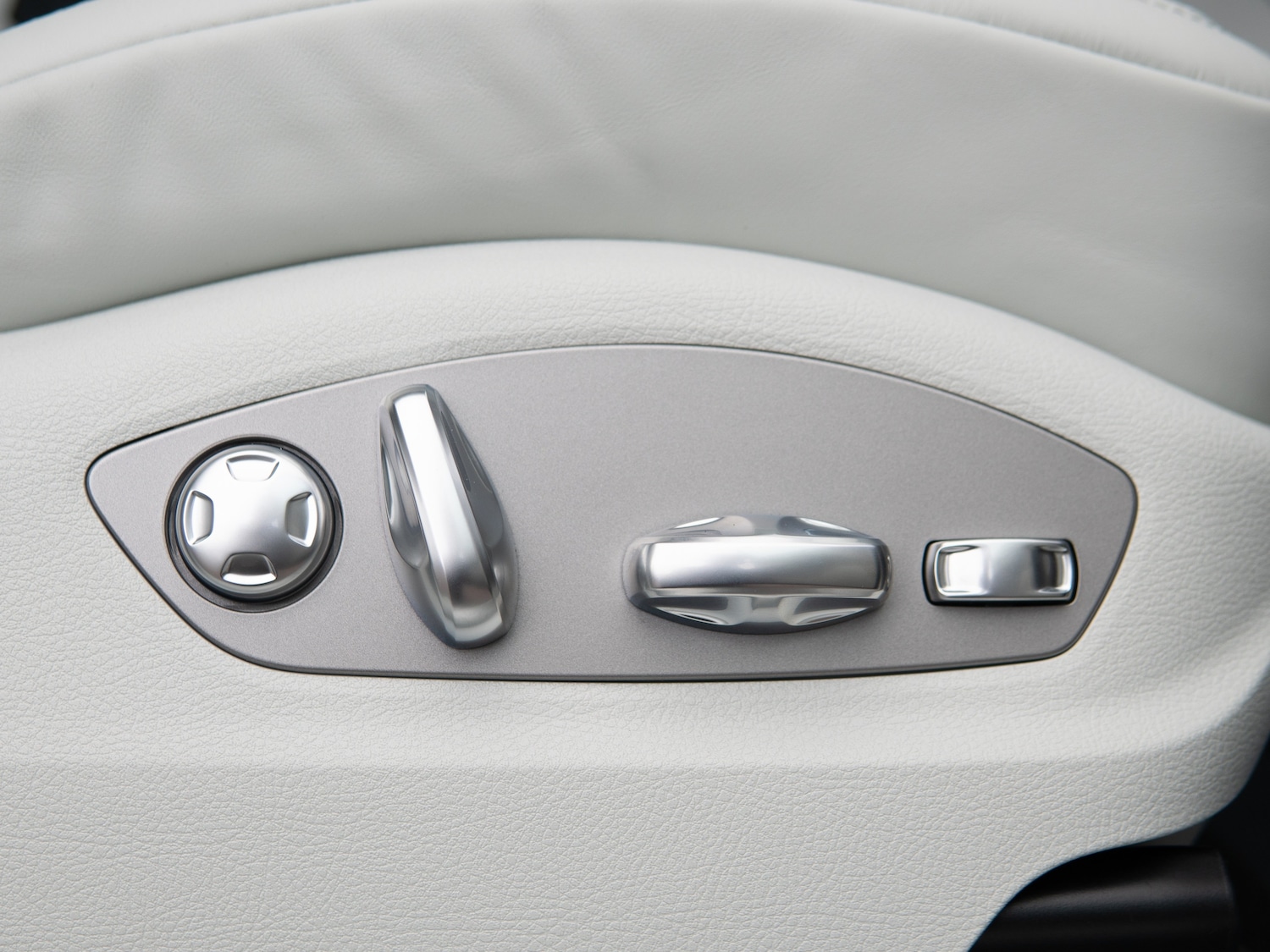 Used Porsche Macan 2025 for sale - 77118098: Photo 10