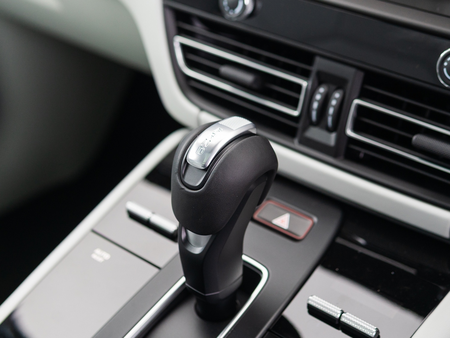 Used Porsche Macan 2025 for sale - 77118098: Photo 14