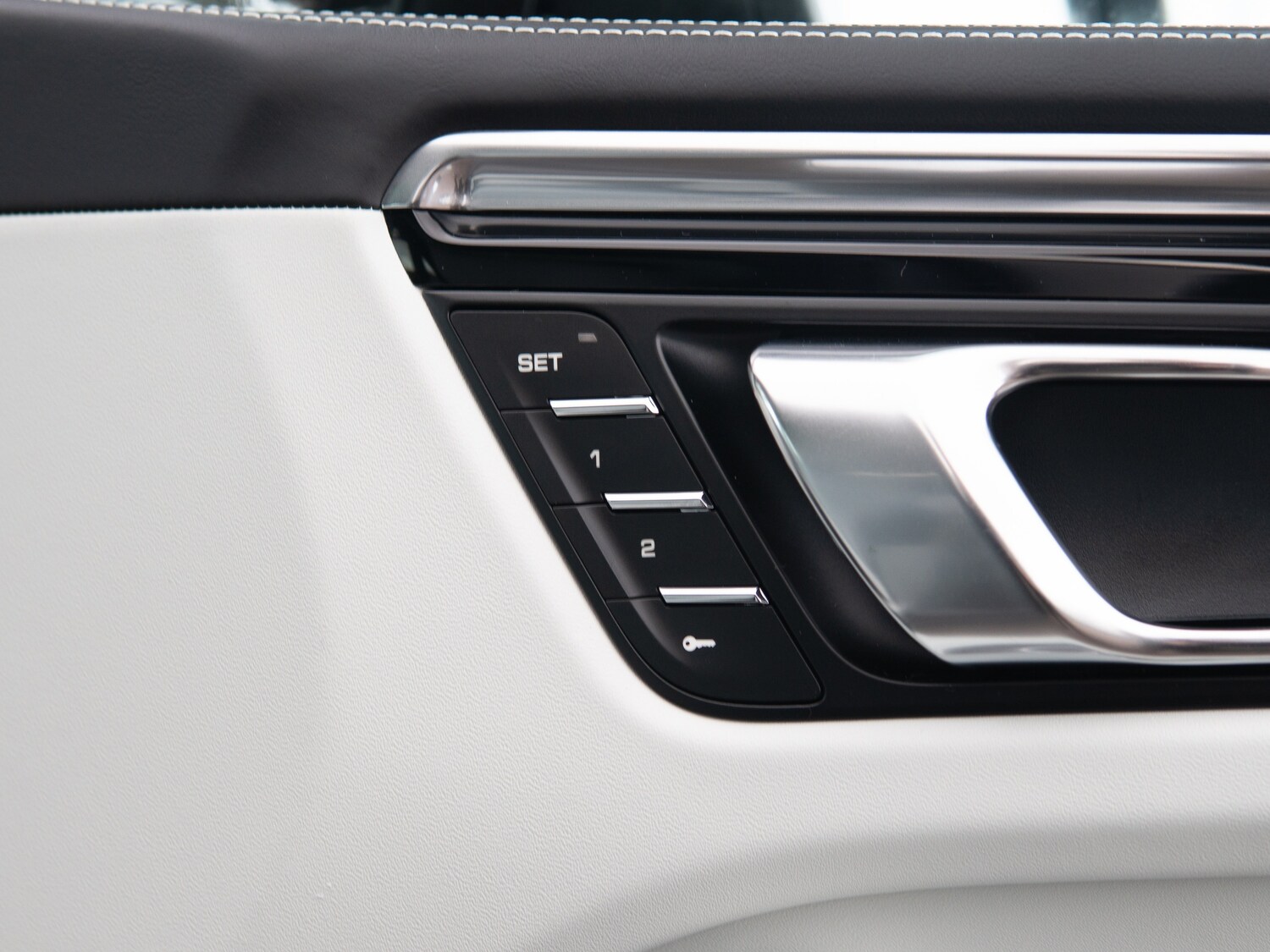 Used Porsche Macan 2025 for sale - 77118098: Photo 19