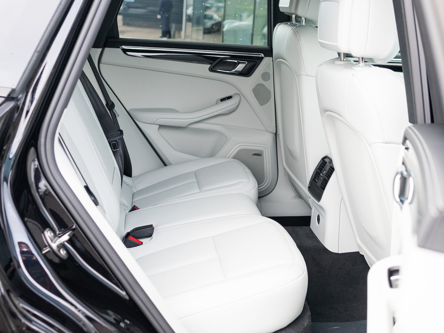 Used Porsche Macan 2025 for sale - 77118098: Photo 25