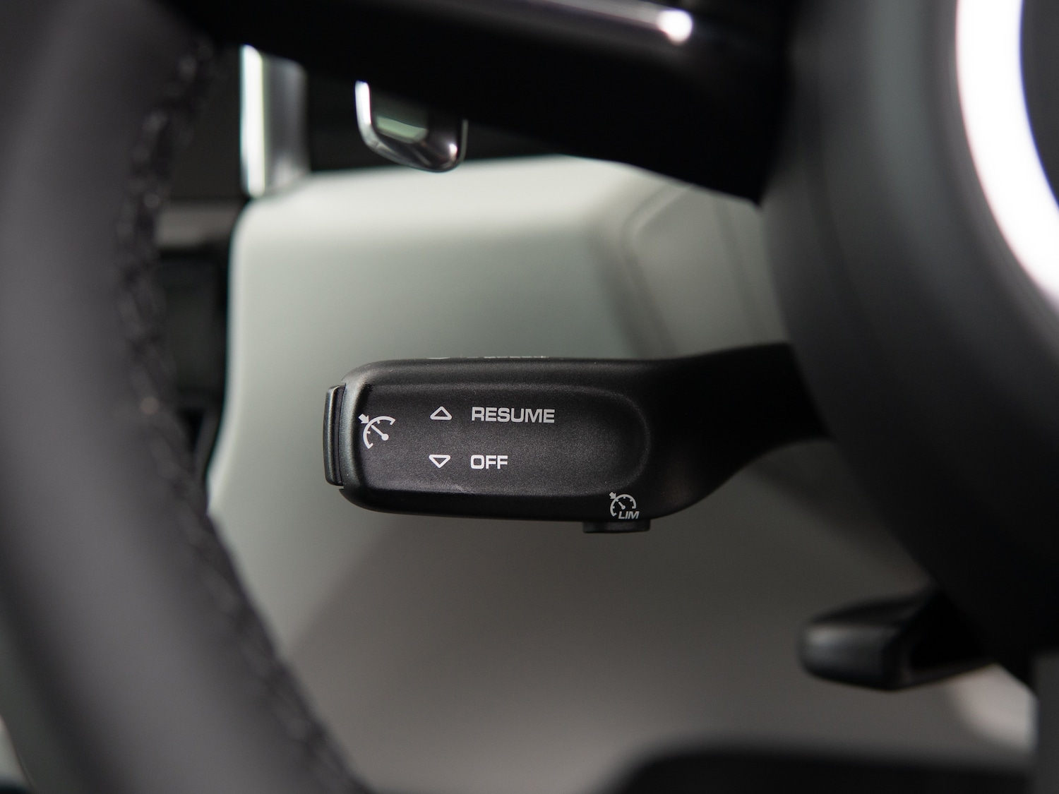 Used Porsche Macan 2025 for sale - 77118098: Photo 32