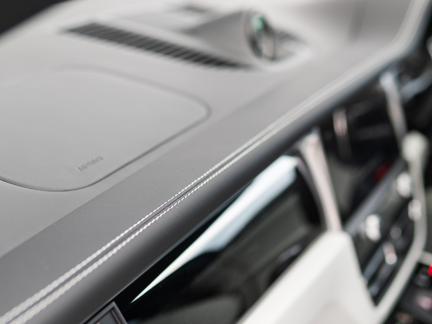 Used Porsche Macan 2025 for sale - 77118098: Photo 40