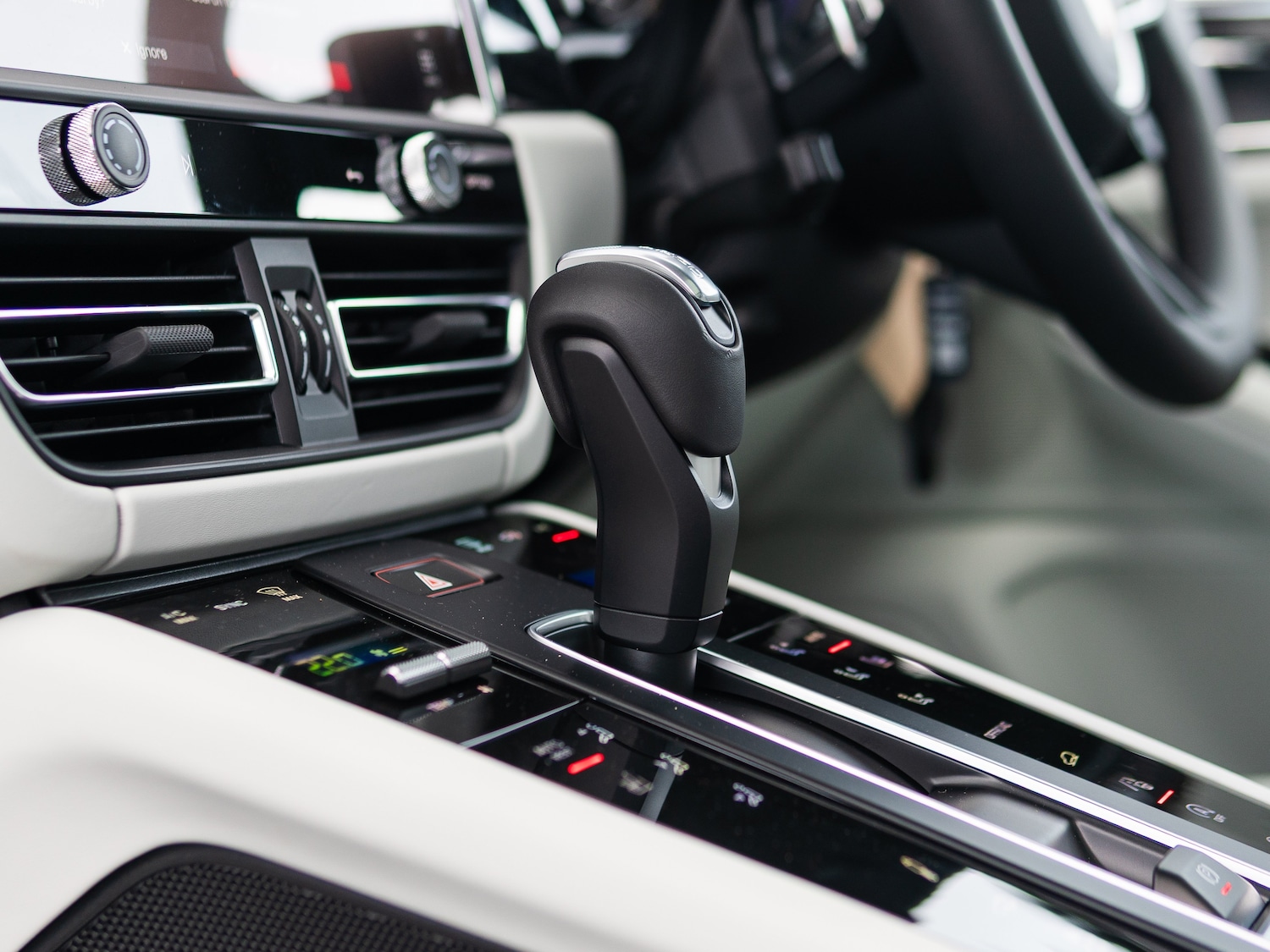 Used Porsche Macan 2025 for sale - 77118098: Photo 41