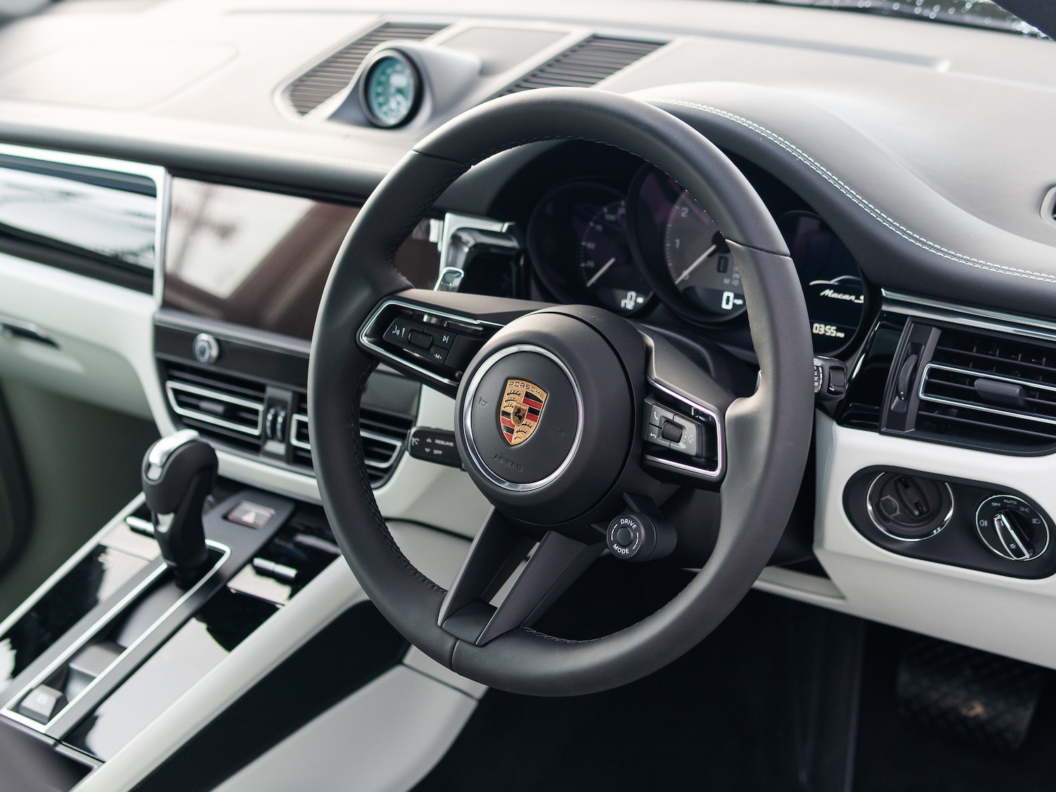 Used Porsche Macan 2025 for sale - 77118098: Photo 7