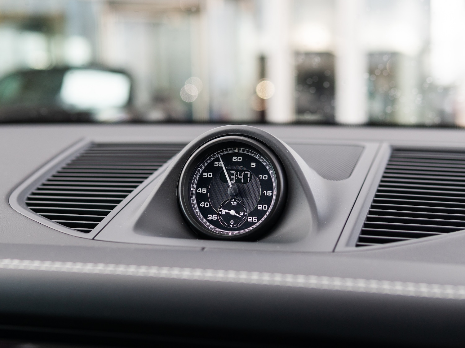 Used Porsche Macan 2025 for sale - 77118098: Photo 8