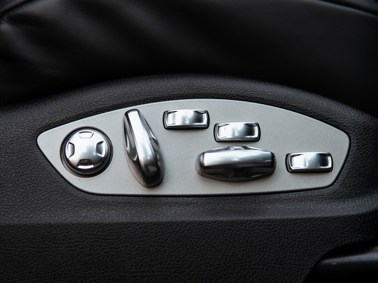 Used Porsche Macan 2024 for sale - 76557842: Photo 14