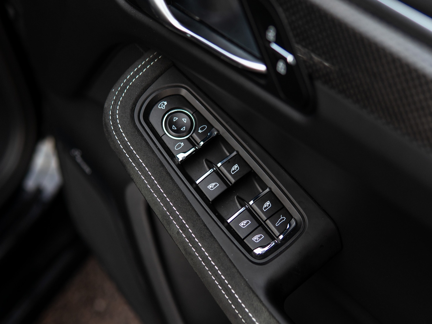 Used Porsche Macan 2024 for sale - 76557842: Photo 15