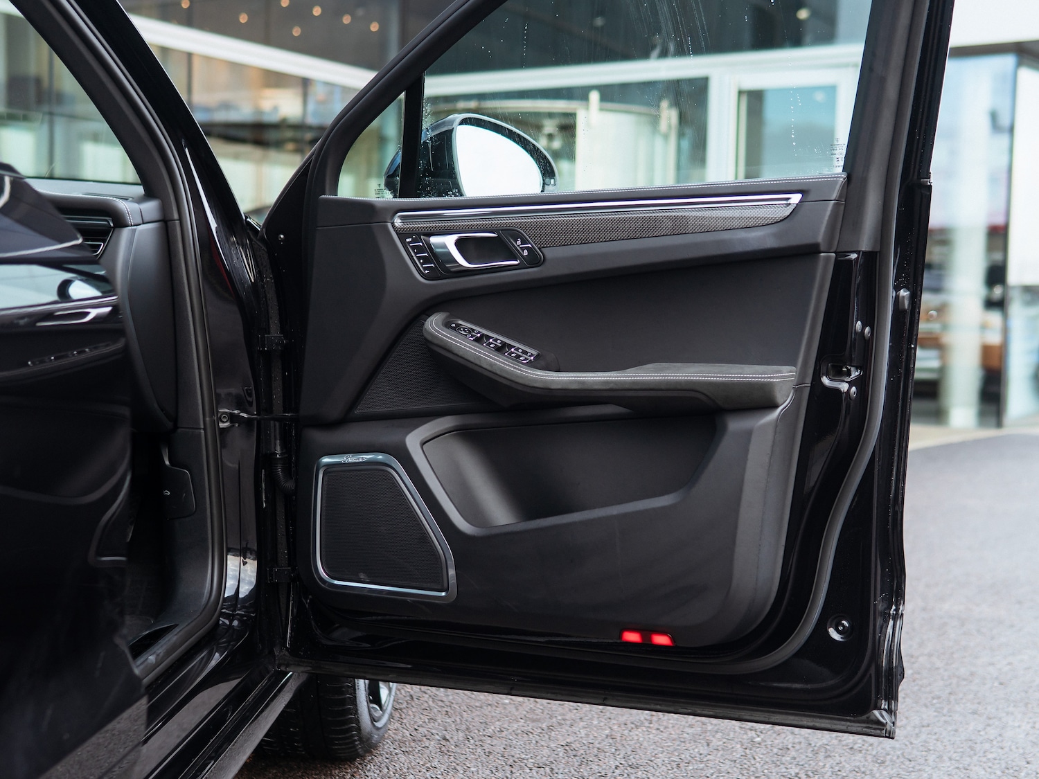 Used Porsche Macan 2024 for sale - 76557842: Photo 18