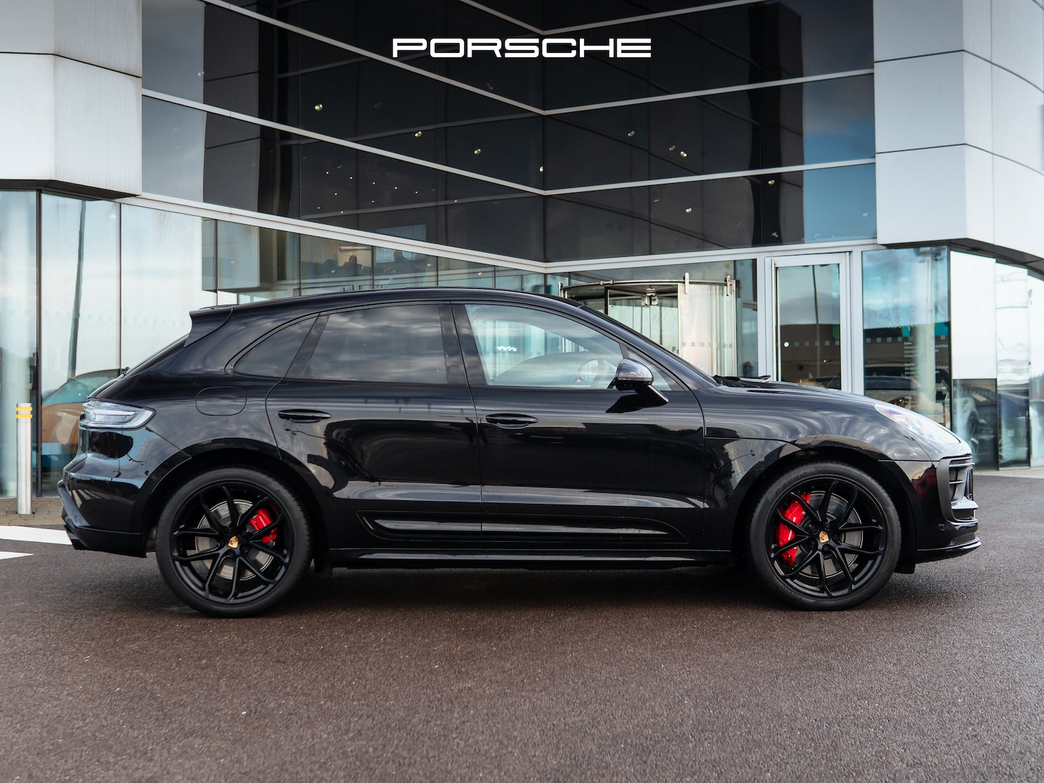Used Porsche Macan 2024 for sale - 76557842: Photo 3