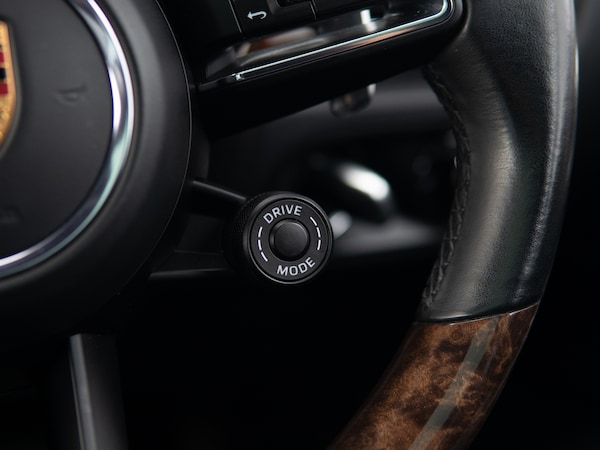 Used Porsche Macan 2022 for sale - 76197122: Photo 19